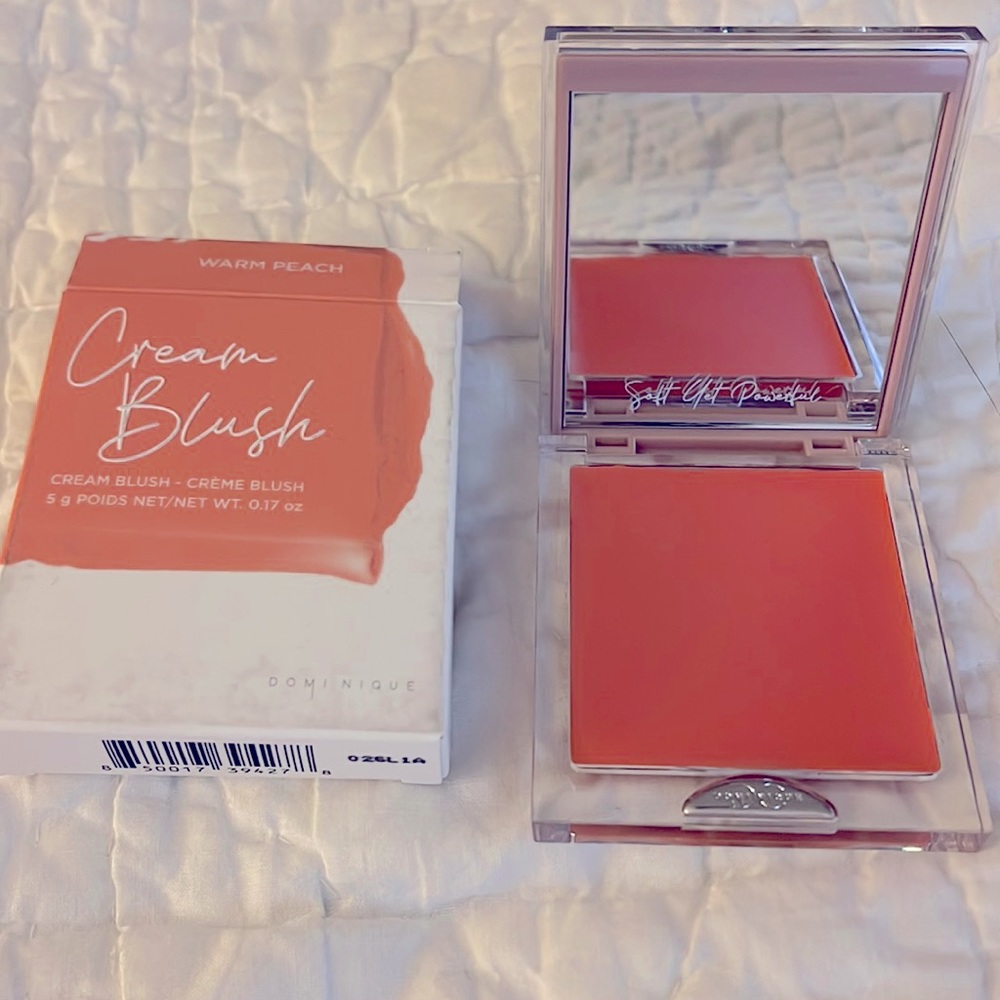 Dominique Comics cream blush in Warm Peach